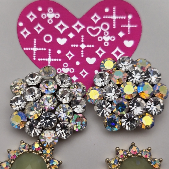 Vintage Set of 4 Aurora Borealis & Green Rhinestone Stud Earrings - Picture 3 of 11